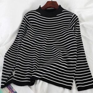 Charlotte Russe Turtleneck Long Sleeve shirt